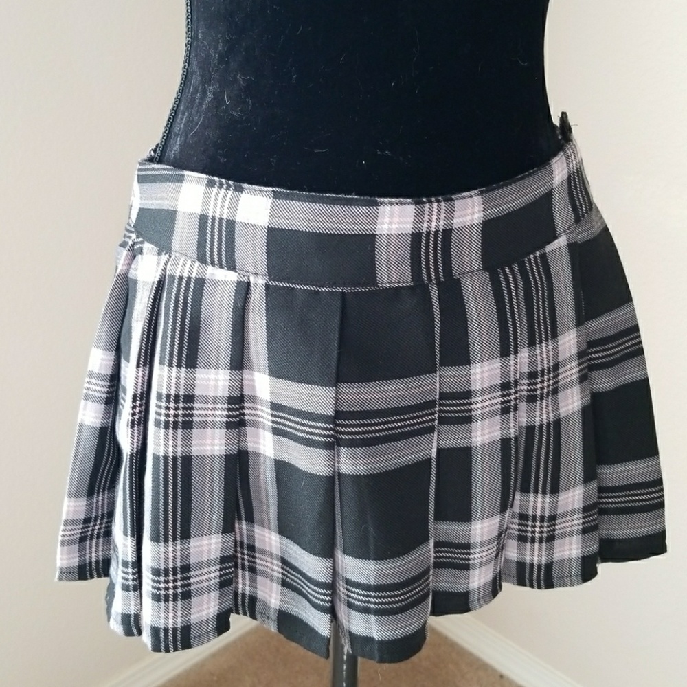 NWOT PLAID SKIRT